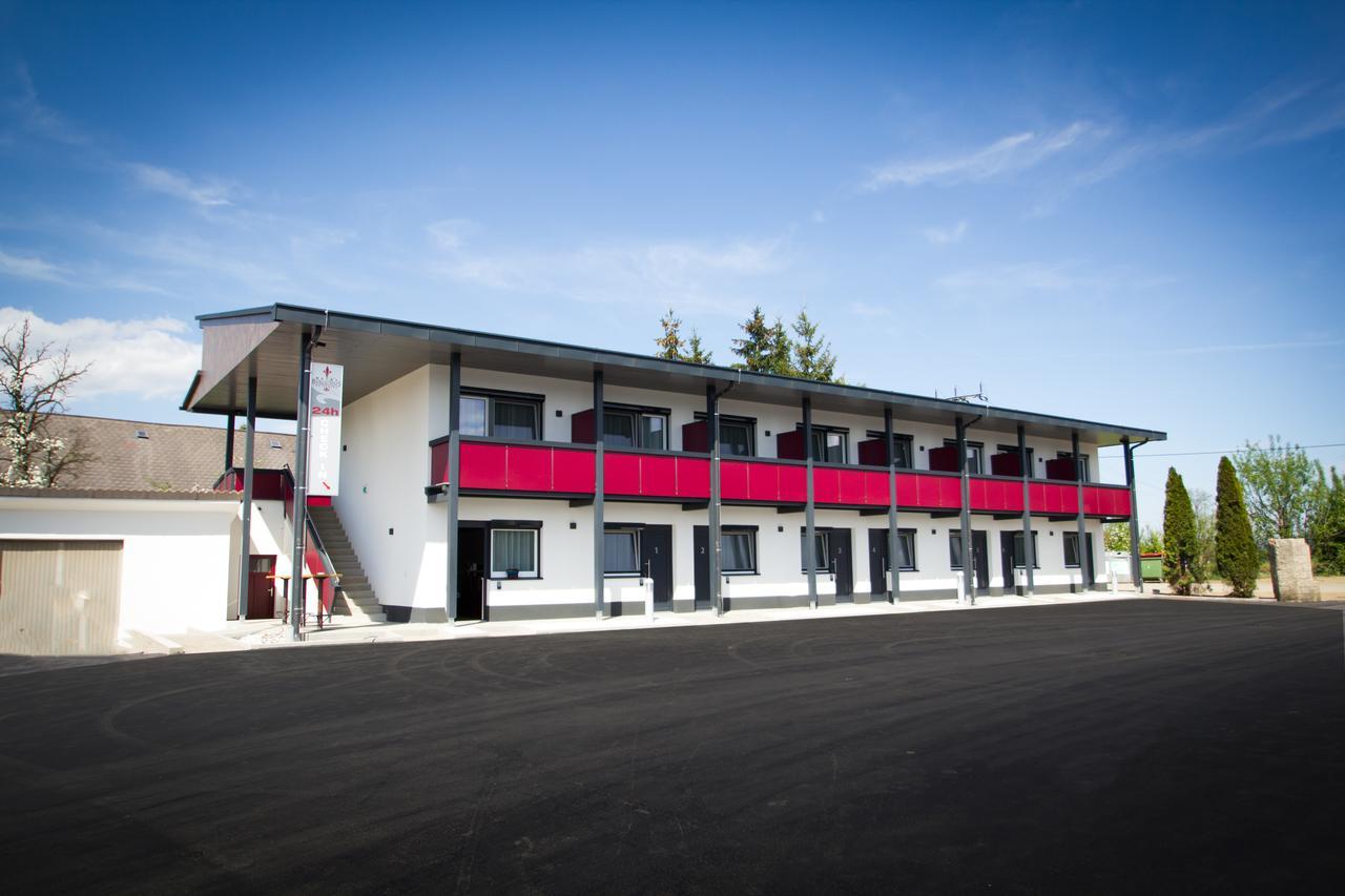 Spielberg Bei Knittelfeld Burg Rooms - 24H Self-Check-In المظهر الخارجي الصورة