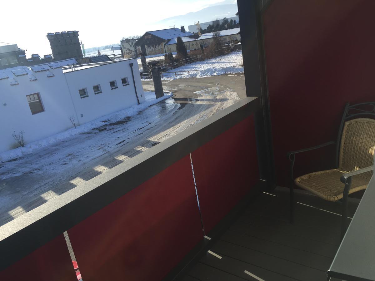Spielberg Bei Knittelfeld Burg Rooms - 24H Self-Check-In المظهر الخارجي الصورة