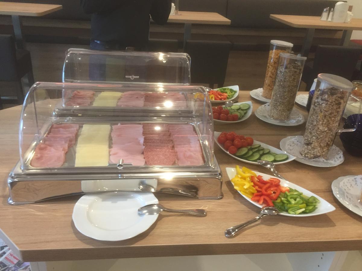 Spielberg Bei Knittelfeld Burg Rooms - 24H Self-Check-In المظهر الخارجي الصورة